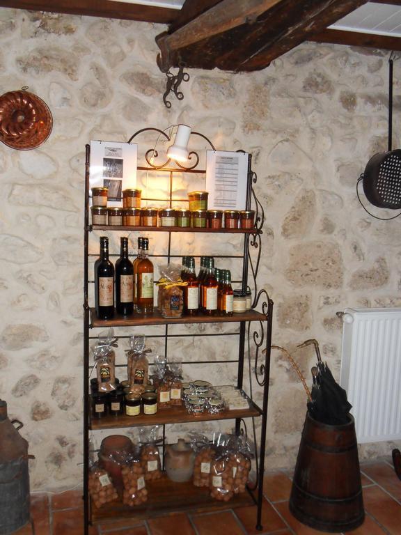 L'Estapade Des Tourelons Bed and Breakfast Saint-Jean-en-Royans Buitenkant foto