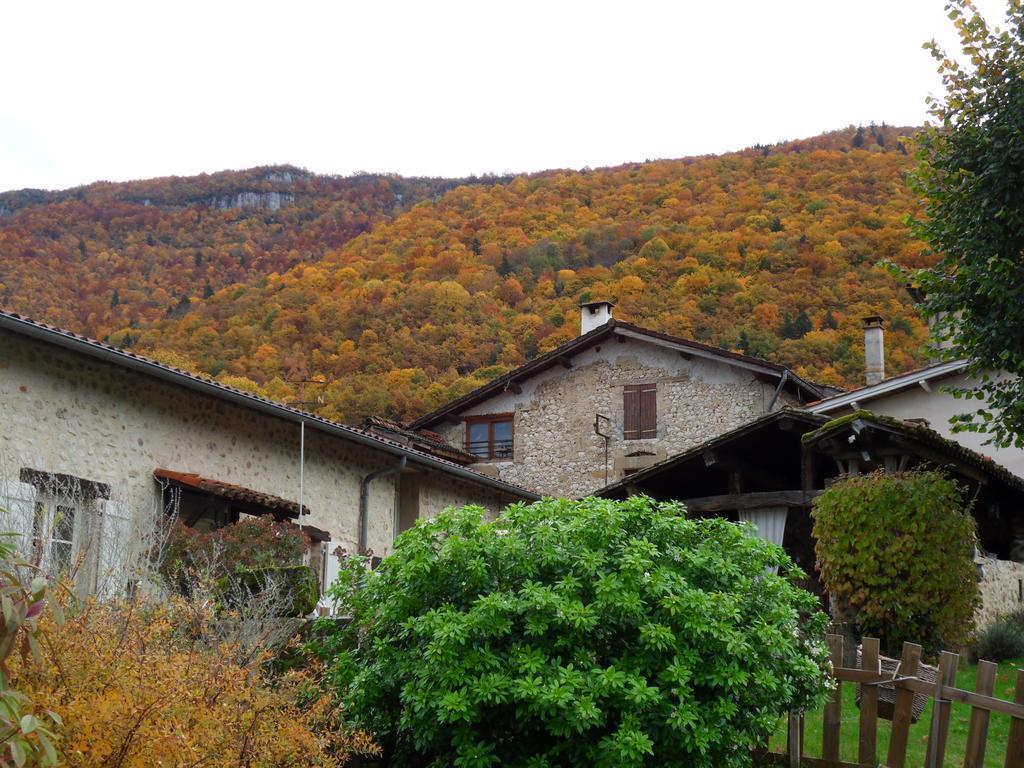 L'Estapade Des Tourelons Bed and Breakfast Saint-Jean-en-Royans Buitenkant foto