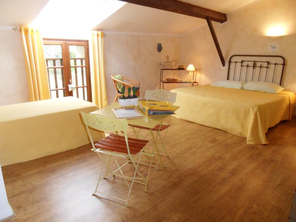 L'Estapade Des Tourelons Bed and Breakfast Saint-Jean-en-Royans Kamer foto