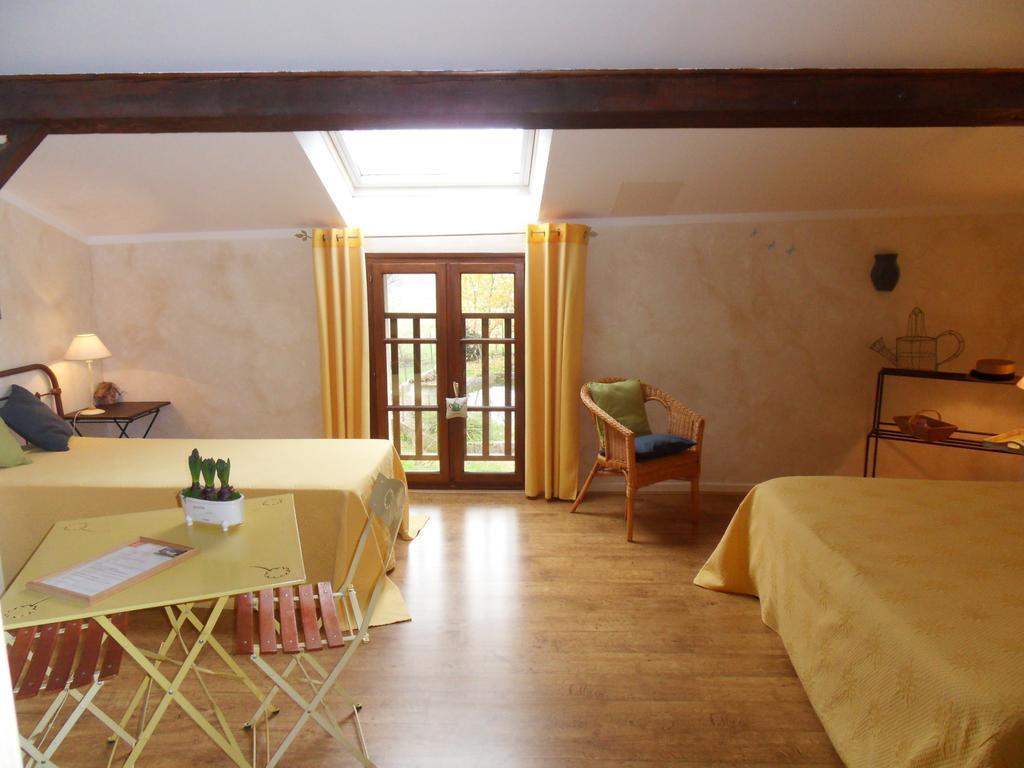 L'Estapade Des Tourelons Bed and Breakfast Saint-Jean-en-Royans Kamer foto