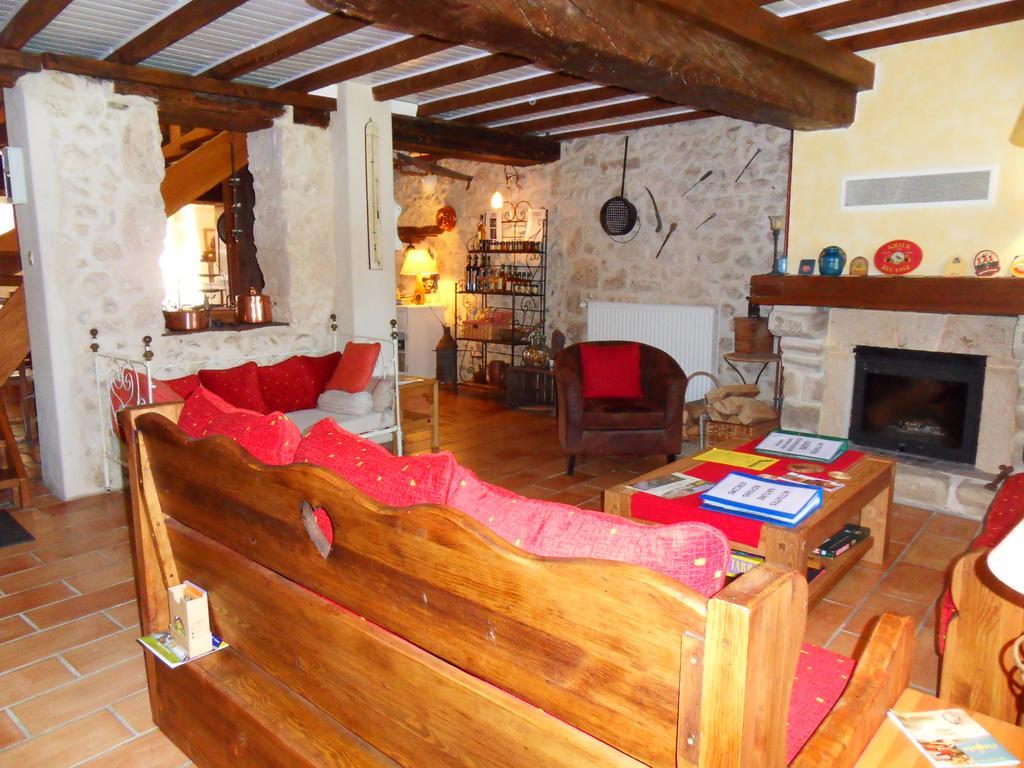 L'Estapade Des Tourelons Bed and Breakfast Saint-Jean-en-Royans Buitenkant foto
